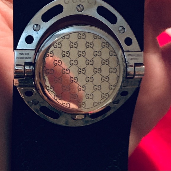 Gucci First Edition Women’s Flip Watch. - Picture 3 of 8